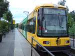 dresden-niederflurwagen-haltestellen-strecken 2703 unterwegs auf der Linie 1 an der Gleisschleife in Prohlis.
Aufgenommen am 28.05.09
