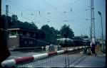 sonstige Unbekannte E40 in Freden, die Aufnahme m�sste zwischen 1965 bis 1967 entstanden sein, mittlerweile hat sich hier vieles ver�ndert. Gr�ne 140er trifft man hier wohl nicht so oft an, den Bahn�bergang gibt es auch nichtmehr und der Gleisplan hat sich auch ge�ndert.