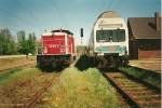 346 834 wartete auf Ausfahrt w�hrend Rechts eine Regionalbahn nach ...