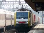 Dispolok - E 189-997 SE mit G�terzug bei der Durchfahrt ...
