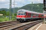 Steuerwagen Bauart Karlsruhe Einfahrt eines Karlsruher Steuerwagens mit noch funktionierendem Zugzielanzeiger in den Bahnhof von Geislingen am 27.5.2009.