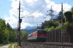 br-1044 'Alpenstaubsauger' 1044 097 schob eine RoLa zum Brenner nach, bei Vomp, 30.5.2009