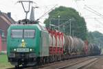 Die 145-CL 003 der Rail4Chem zieht einen Gz Richtung Aachen ...