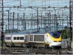 Wie ein langer Wurm schl�ngelt sich der Eurostar die �berf�hrung ...