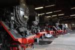 Dampflokpaarade im Lokschuppen des Eisenbahnmuseum Chemnitz-Hilbersdorf am 24.05.09. Vorn steht ...