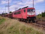 155 214-0, noch in orientrot, f�hrt am 19.08. 08 durch Lehrte ...