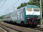 Einfahrt eines Regionalzuges nach Rom in San Vincenzo am 26.05.2009. ...