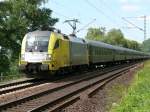 Dispolok ES 64 U2-039 rast mit einem leeren Sonderzug rechtsrheinisch ... Dispolok ES 64 U2-039 rast mit einem leeren Sonderzug rechtsrheinisch ...