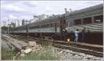 1600mm 1979 konnte man noch in amerikanischen Budd Wagen sehr komfortabel zwischen Rio de Janeiro und Belo Horizonte reisen und zwar auf der brasilianischen Breitspur von 1600mm. Hier werden die Z�ge in Belo Horizonte noch von Hand gereinigt, was vor einigen Jahren auch bei uns noch �blich war, mit Betonung auf 'war'. (Archiv 03/1979)