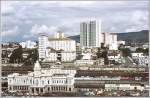 1600mm Bahnhof von Belo Horizonte/Minas Gerais. Das weisse Geb�ude hinter dem Bahnhof beherbergt die Verwaltung der RFFSA, wo mein
Kollege Gentil Jose dos Santos gearbeitet hat. Er hat mir die damals notwendigen Fotobewilligungen verschafft. (Archiv 03/1979)