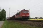 BR 155 155 210-6 fuhr am 28.04.2009 in mit einem langen G�terzug in Richtung Seelze.Fotografiert bei Dedensen/G�mmer