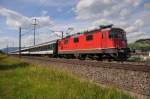 re-4-4-ii-re-420 Ein InterRegio mit der Re 4/4 11222 nach Z�rich. Wunderbares Fotowetter mit angenehmen Temperaturen an diesem Mittwochnachmittag, so kann es noch ein paar Wochen bleiben. Frick AG am 3.6.2009.
