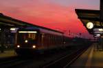 br-628-----928--629 628 571 mit RB nach Burghausen am Abend des 19.10.08 in M�hldorf (Inn)