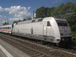 BR 101 Werbelokomotiven 101 034-7 Werbelok 'In Form' hier am Zugende am 3. Juni 2009
im Bahnhof von Prien am Chiemsee'