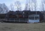 58 311 steht 14.03.09 auf der Drehscheibe des VSE Schwarzenberg. ...