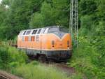 Die 221 135-7 der Bocholter Eisenbahngesellschaft mit leerem Kupferzug in ...
