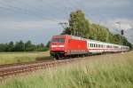 101 136-0 am 05.06.2009 mit IC bei Woltorf  ...
