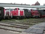365 214-6, 212 284-4 und V60 680 warten am 4. ...