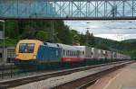 Rollende Landstra�e, der LKW f�hrt Bahn. MAV 1047 010 auf ...