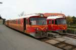 VNJ YM72 und YM73 warten am 19.10.2008 in Varde.  ...