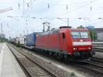 185 155-9 mit einem G�terzug durch M�nchen-Heimeranplatz, 6.6.2009  ...