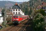 Am sonnigen 2. April 2009 ist die Karlsruher 218 480 ...