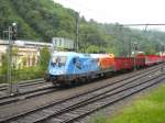 10.06.2009, G�terzug 55343 mit 1116.250 im Bahnhof Lend  ...