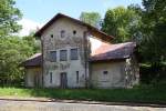 Das Geb�ude sieht aus wie ein Wasserhaus, es steht im ...