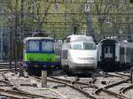 Im Bahnhofsvorfeld von Bern ist abgestellt ein TGV neben der ...