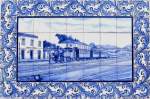 Linha do Vouga Ein Azulejo aus Sernada do Vouga zeigt einen Zug im Bahnhof Sernada. Die dargestellte Lok geh�rt zu einer Serie (CP E 91 - 97), die 1910 - 13 von Decauville und O & K gebaut wurde (12. Mai 2009).