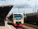 kbs-720-schwarzwaldbahn VT 231 der HzL als HzL85843 (Br�unlingen Bahnhof-Tuttlingen) bei der Abfahrt Villingen 11.6.09