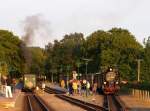 Rugensche Baderbahn - Rasender Roland 99 4011-5 steht am 30.05.09 mit ihrem P 114 nach Putbus in Binz LB, w�hrend links der P 113 auf die Ausfahrt nach G�hren wartet.