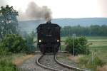 br-93 93.1420 brachte am 06.06.2009 den Nostalgiesonderzug von Ernstbrunn nach Korneuburg. Die Aufnahme entstand kurz vor Stetten, Sekunden danach begann es zu sch�tten.