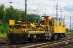 703 004-2 IFO (Instandhaltungsfahrzeug f�r Oberleitungsanlagen) kreuzt die Nordausfahrt von ...