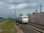 ICE 1 (Br 401) f�hrt durch Baden-Baden in Richtung Offenburg. ...