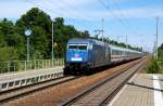 101 070 zieht am 14.06.09 den IC 2356 durch Burgkemnitz ...