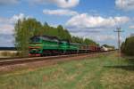 2M62K-0922 und 2M62-0675 mit G�terzug bei Pakene (08.05.2009)  ...