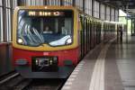 Berlin, 15.06.2009, S41 (Ringbahn in Uhrzeigerrichtung) im S-Bahnhof Sch�neberg  ...