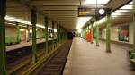 U-Bahn Haltestelle Deutsche Oper . Hier h�lt die Linie U2.  ...