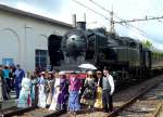 141 TD Die Mitfahrt im Sonderzug mit der 141 TD 740 an der Spitze war an die Bedingung gekn�pft, in einem Kost�m aus alten Zeiten zu erscheinen. Pauillac, 6.Juni 2009.