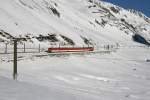FO Furka-Oberalp-Bahn Regio 340 mit HGe 4/4 108 unterwegs zum Oberalppass am 13.1.2007. Kaum erkennbar der Steuerwagen als 2. Wagen hinter der Lok; Er dient als normaler AB. 