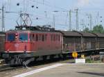 Ae 6/6 11437 mit einem GZ bei der Durchfahrt von ... Ae 6/6 11437 mit einem GZ bei der Durchfahrt von ...