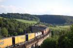 BR 185 mit Zugen Br 185 Tx-Logistik mit Transped-Zug Verona-Wanne am 19.06.09 auf dem Bekeviadukt hinter Altenbeken.