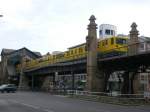 U-Bahn Berlin U-Bahnlinie 2 nach U-Bahnhof Ruhleben am U-Bahnhof B�lowstra�e.