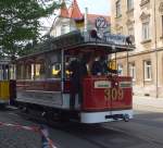 historische-fahrzeuge Am 26.04.'09 veranstaltete das Stra�enbahnmuseum Dresden einen 'Tag der offenen T�r', hier f�hrt ein alter Wagen aus dem Museum aus