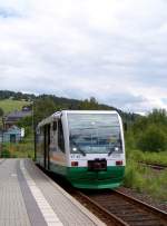 Vogtlandbahn VT42 als VBG83120 in Klingenthal (Bhf.) , 20.6.09.