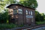 Das nicht mehr in Betrieb befindliche Stellwerk 2 des Bahnhofs ...