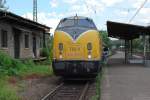Man steht nichtsahnend am Bahnsteig in Eltville, l�st eine Anschlussfahrkarte ...