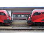 wien-west Getrennter Railjet M�nchen-Budapest. Der rechte Teil wird in Wien abgestellt.. der linke Teil setzt wenige Zeit sp�ter seine Reise nach Budapest fort. (22.06.2009)