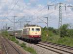 BR 103 Schon wieder Geschichte:
Br 103 245-7 mit einem Ersatzzug von N�rnberg, aufgenommen in Langwied